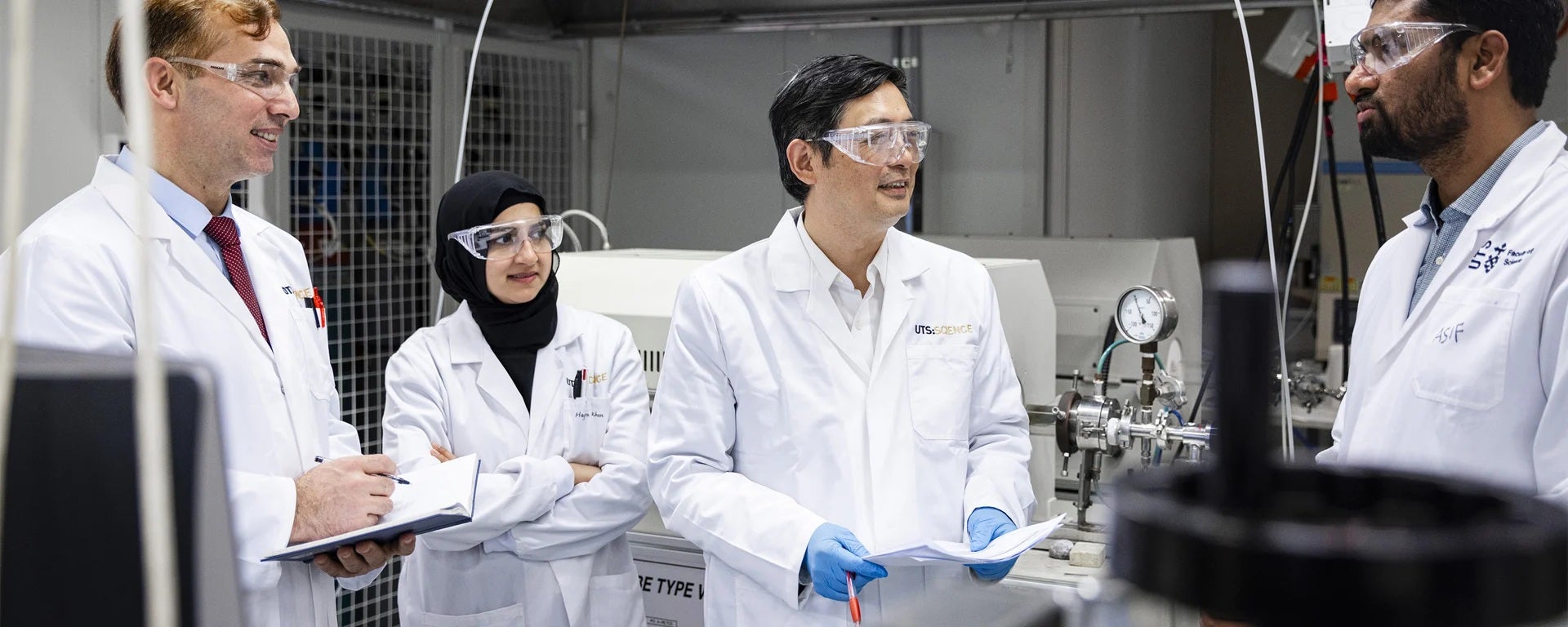 guoxiu_wang_work_lab_photo_5